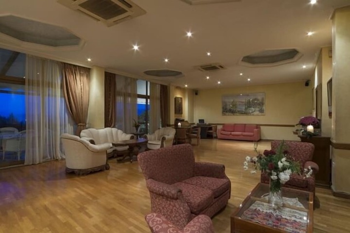 Hotel Interior 4 of 34