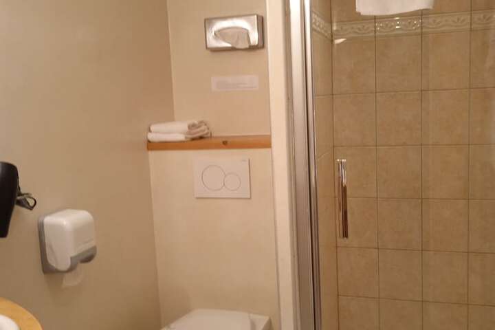 Room 28 of 50