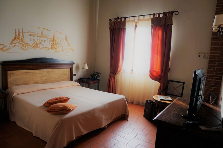 Room 10 of 85