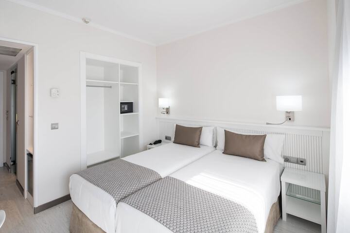 Room 15 of 49