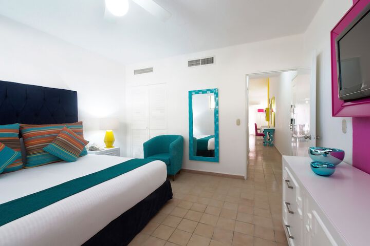 Room 4 of 82