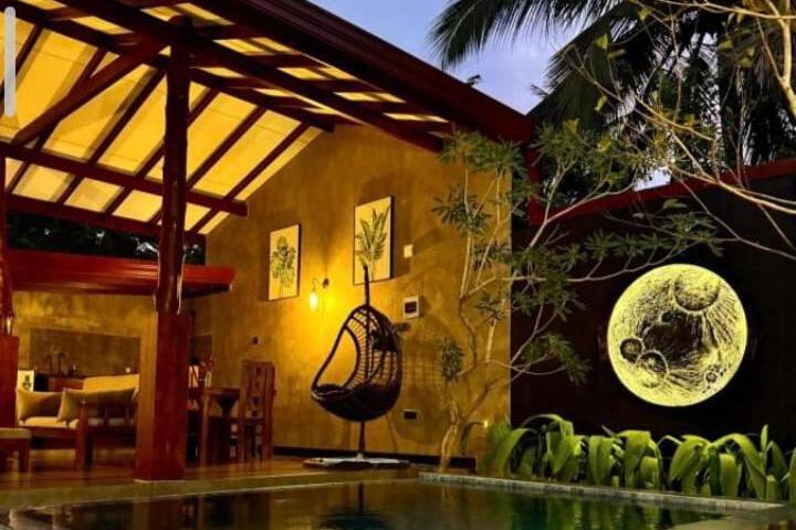 Moonrise villa