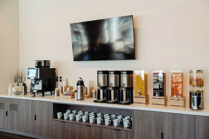 Breakfast/Coffee Service 56 of 78