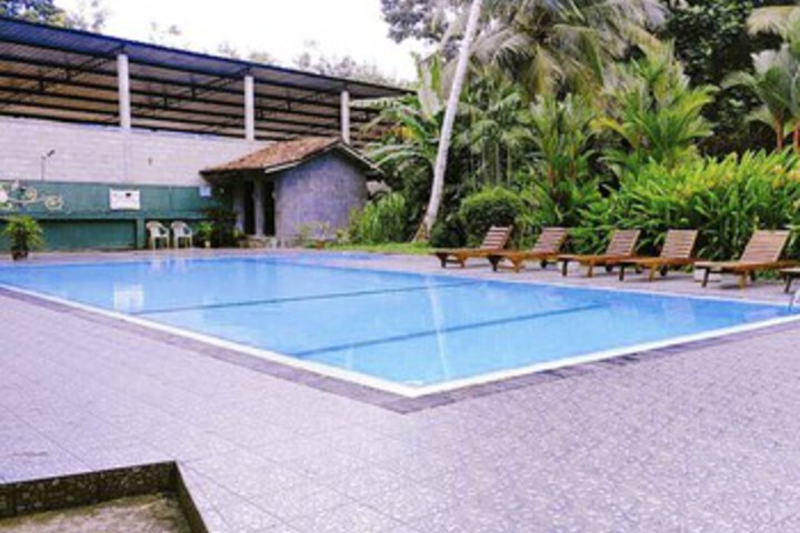 Pool 14 of 19