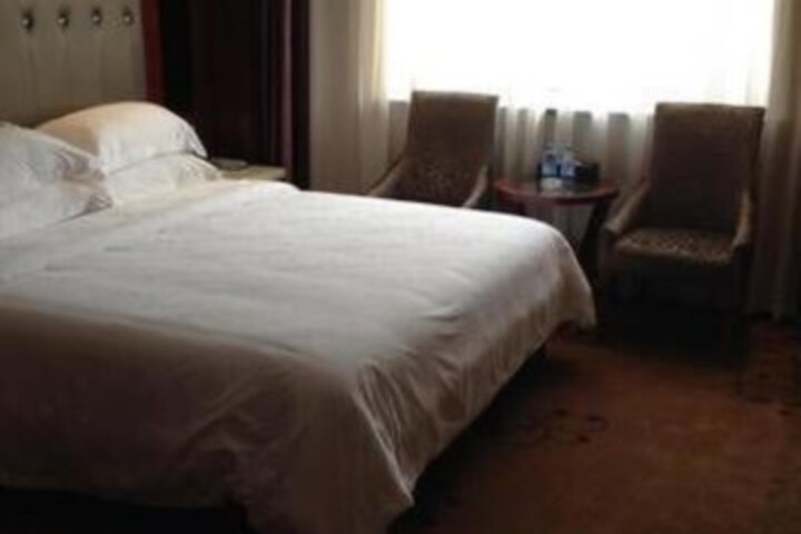 Room 4 of 11