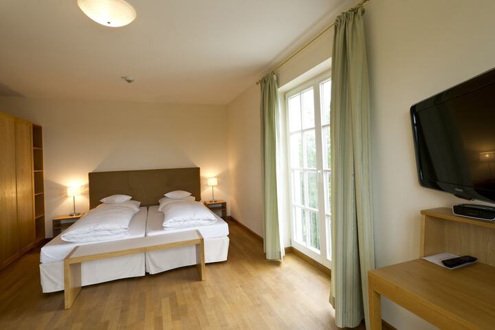 Room 5 of 34