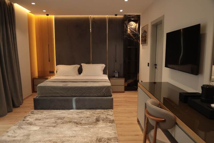 Room 7 of 61