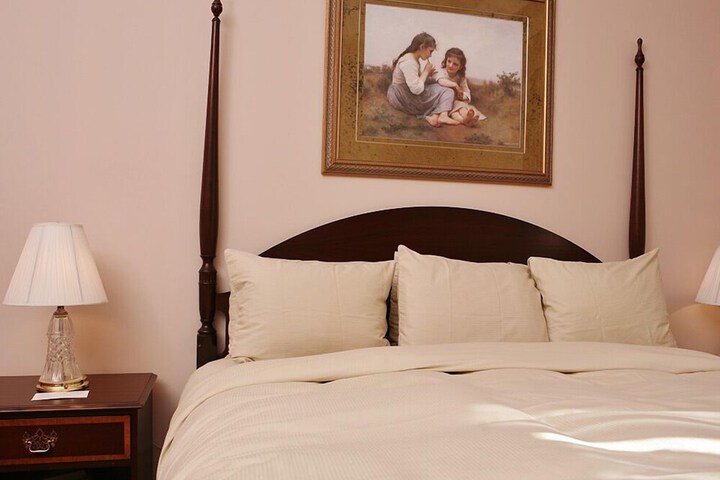 Room 5 of 19