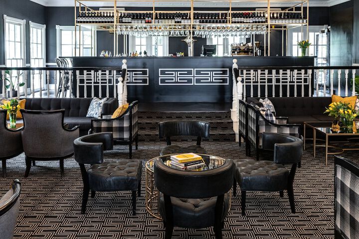 Lounge 101 of 143