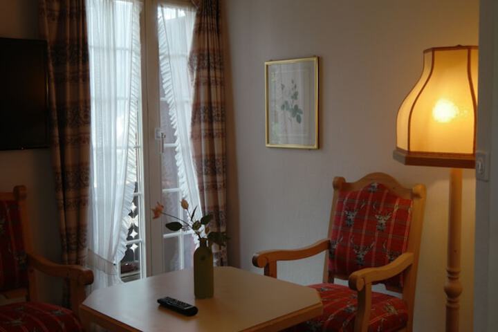 Room 35 of 65