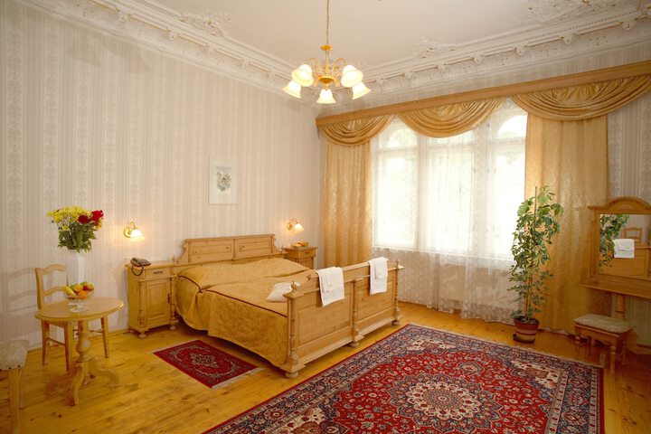 Room 12 of 41