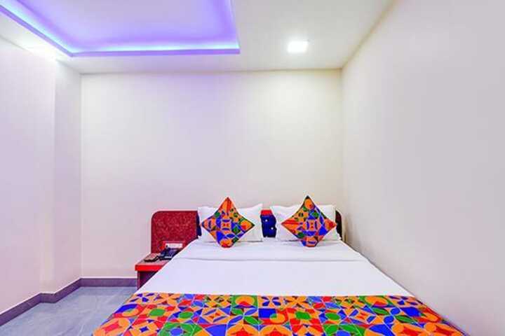 Room 25 of 37