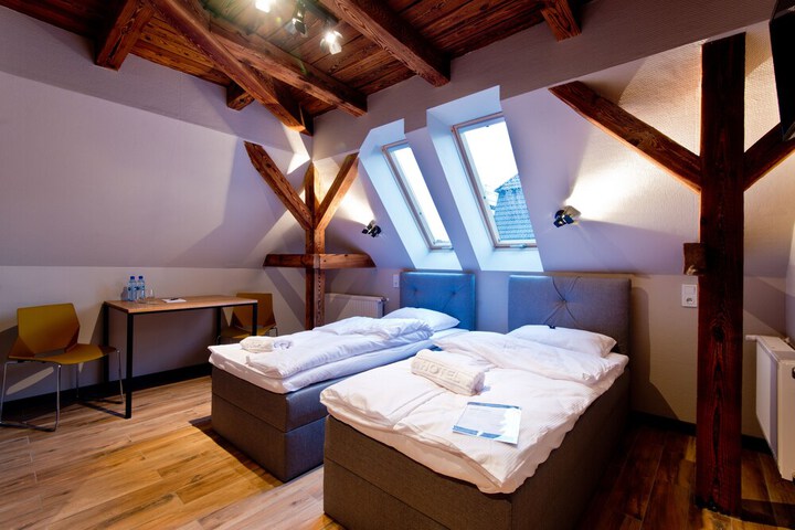 Room 5 of 29