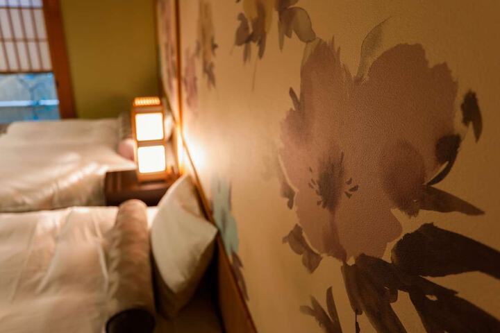 Room 23 of 108