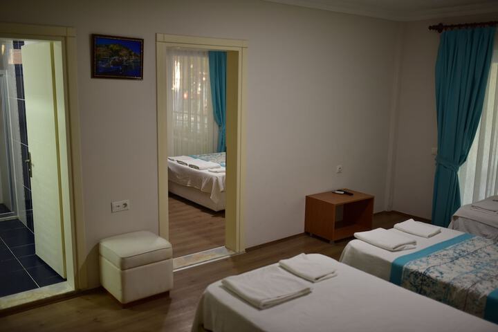 Room 7 of 33