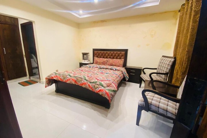 Room 4 of 22