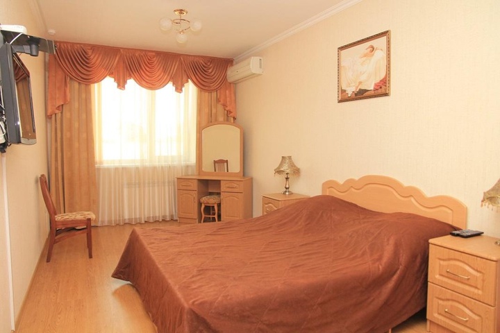 Room 7 of 11