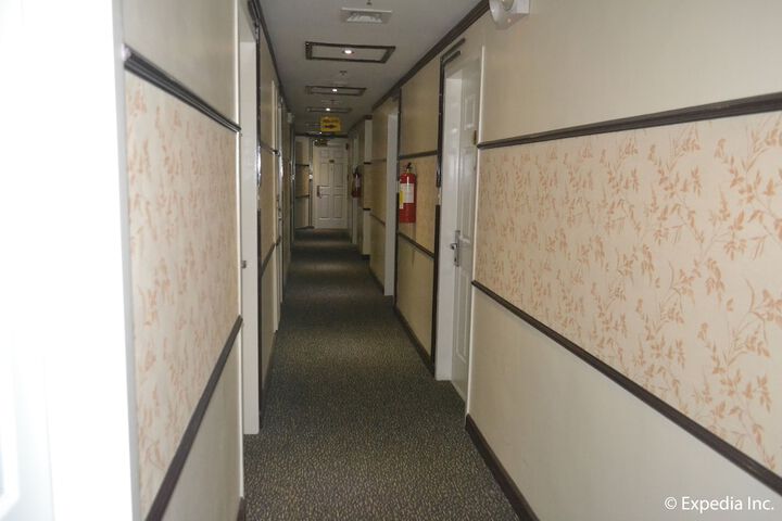 Ballroom/Hall 12 of 21