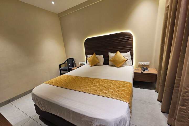 Room 8 of 30