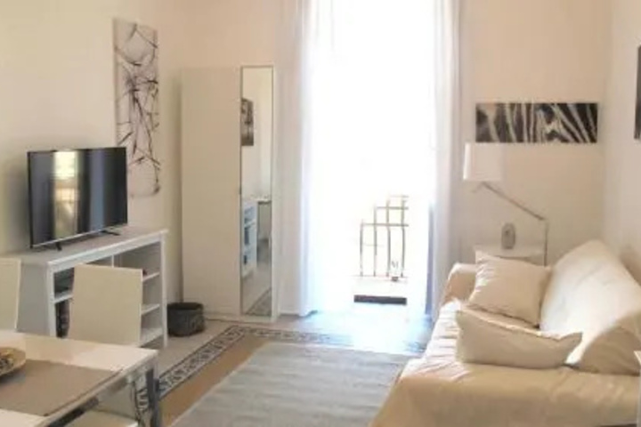 Room 5 of 13