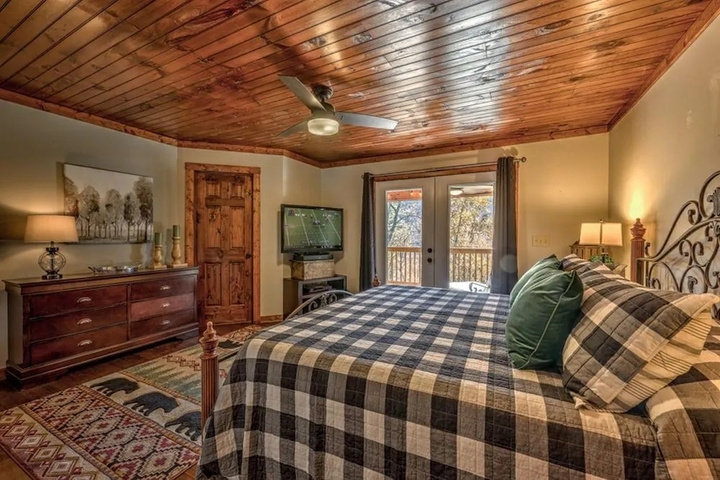 Room 3 of 20