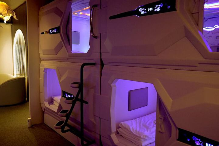 Room 6 of 26