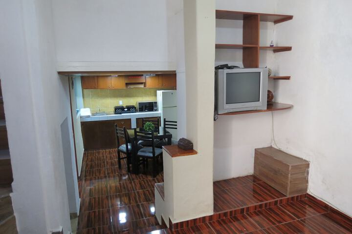 Room 35 of 174