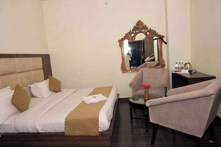 Room 30 of 49