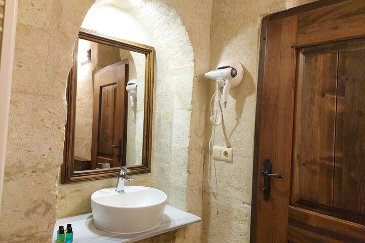 Room 10 of 130