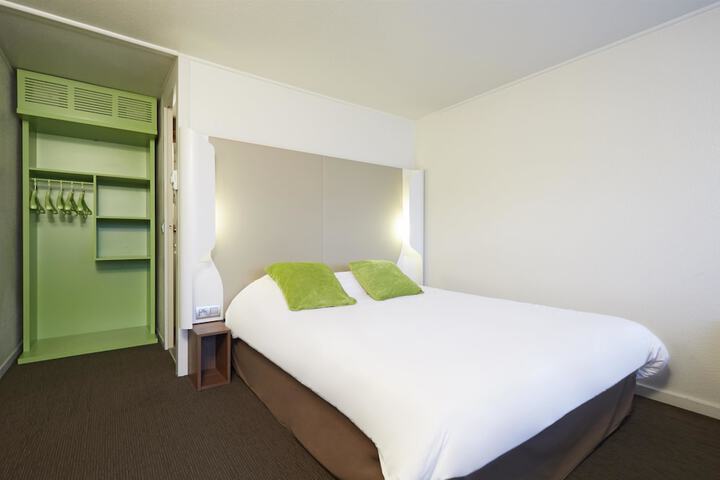 Room 3 of 25
