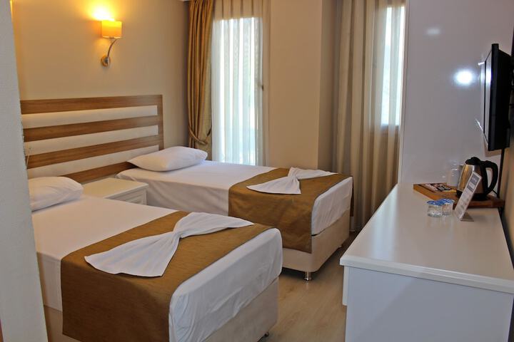 Room 14 of 50