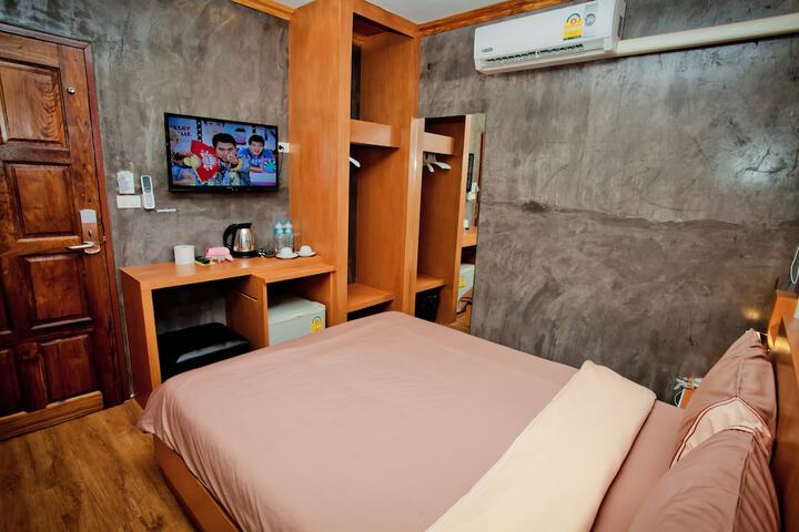 Room 14 of 40