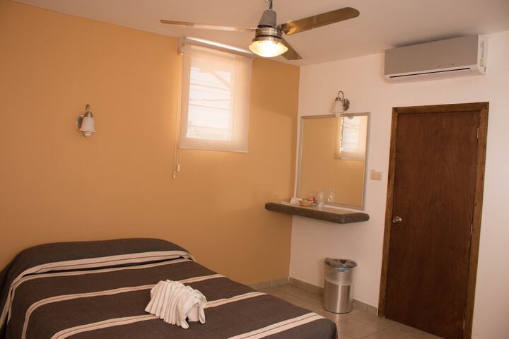 Room 34 of 142