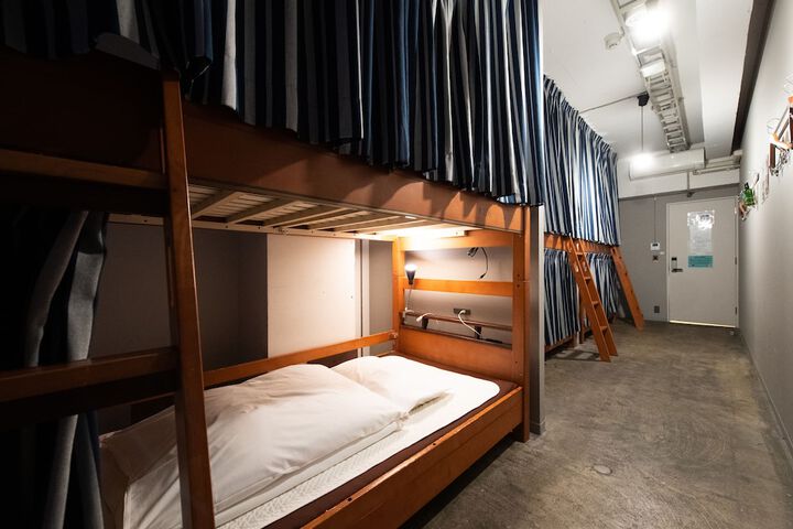 Room 25 of 136