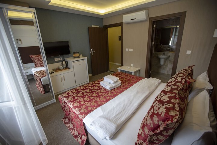 Room 6 of 54