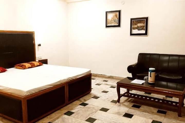 HOTEL INTERNATIONAL