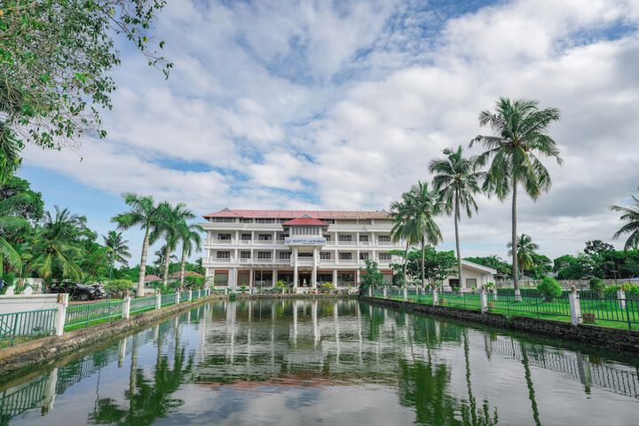 Hotel 76 of 77