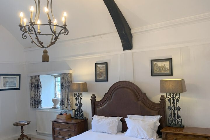 Room 3 of 32