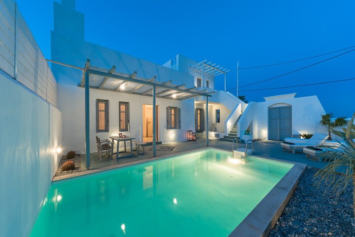 WHITE VILLAGE