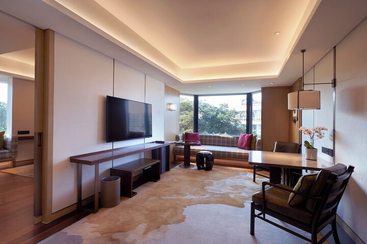 Room 25 of 98