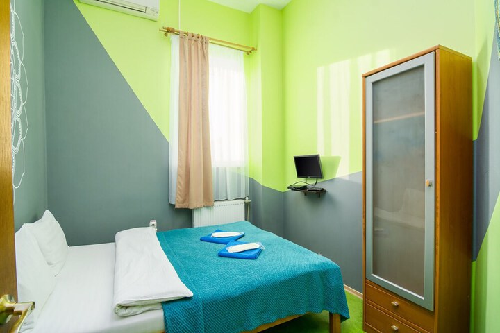 Room 19 of 42