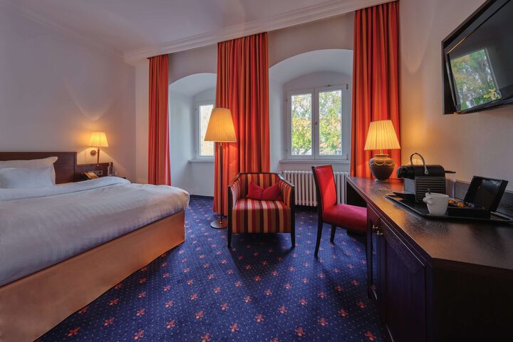 Room 18 of 76