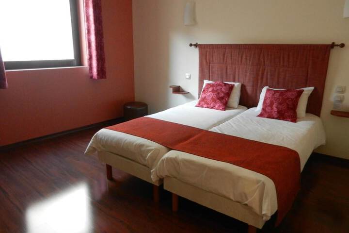 Room 30 of 84