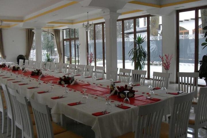 Ballroom/Hall 32 of 50