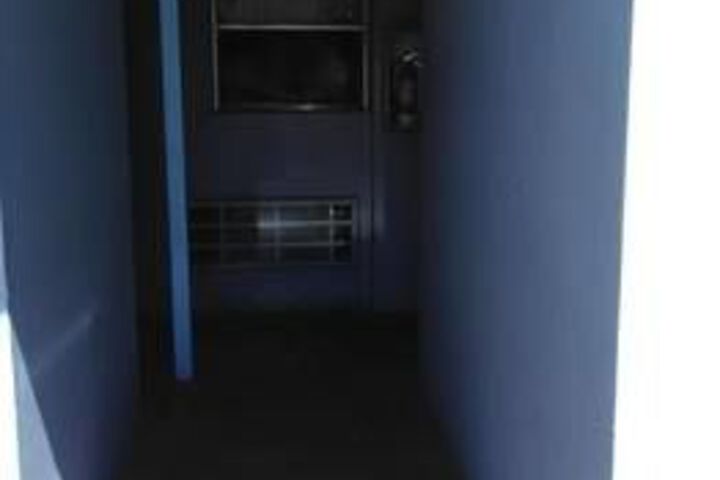 Room 10 of 12