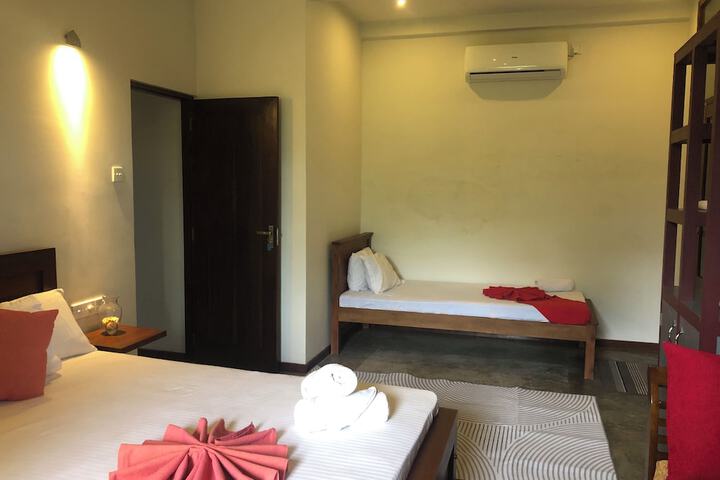 Room 22 of 46