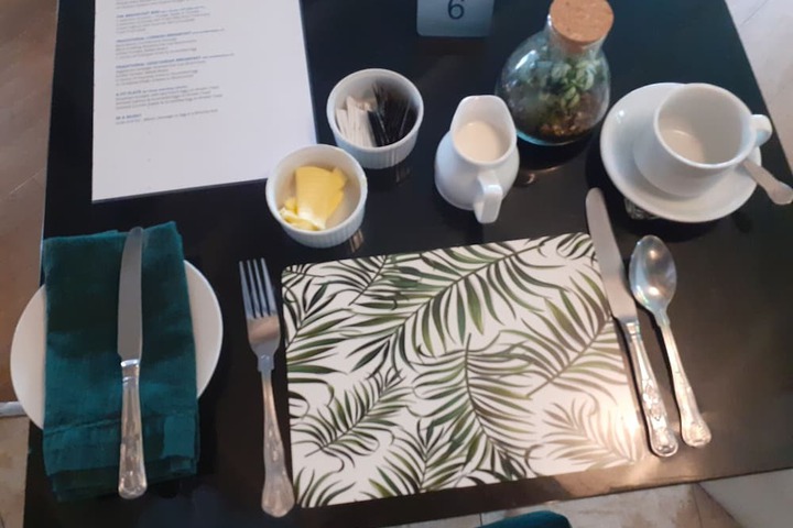 Dining 23 of 27