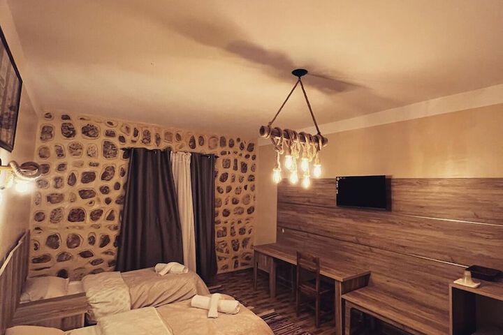 Room 8 of 20