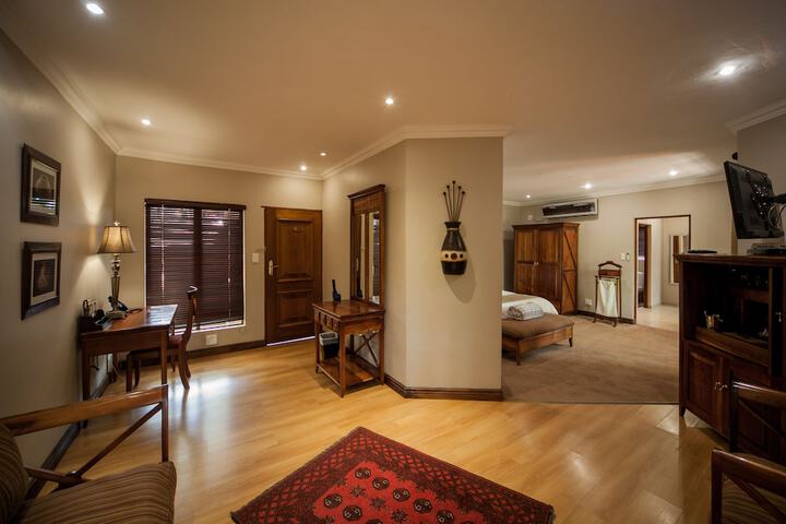 Room 25 of 76