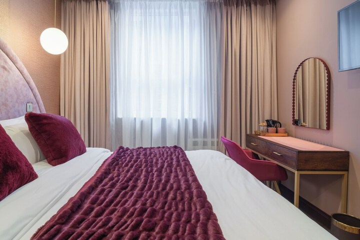 Room 18 of 46